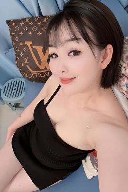 迎泽服务系蜜桃臀李云彤