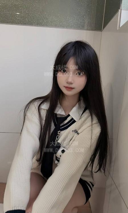 福田活力满满高挑颜值嫩妹