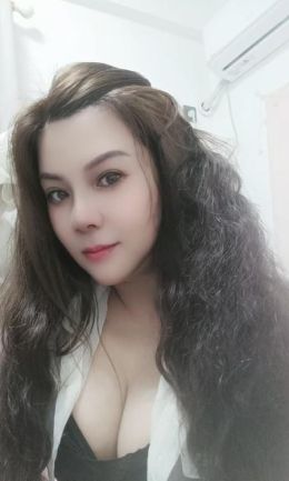 白云大波浪服务型少妇