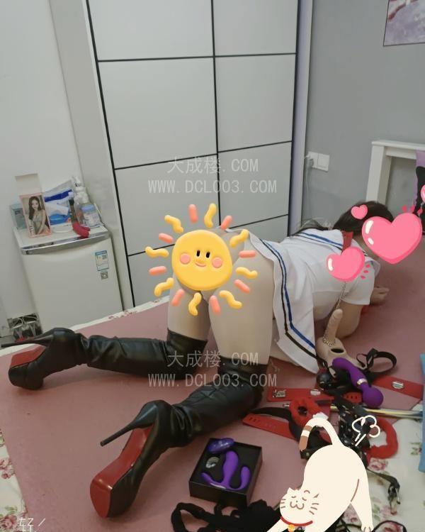 徐汇白虎鲍鱼逼喷水三通姐