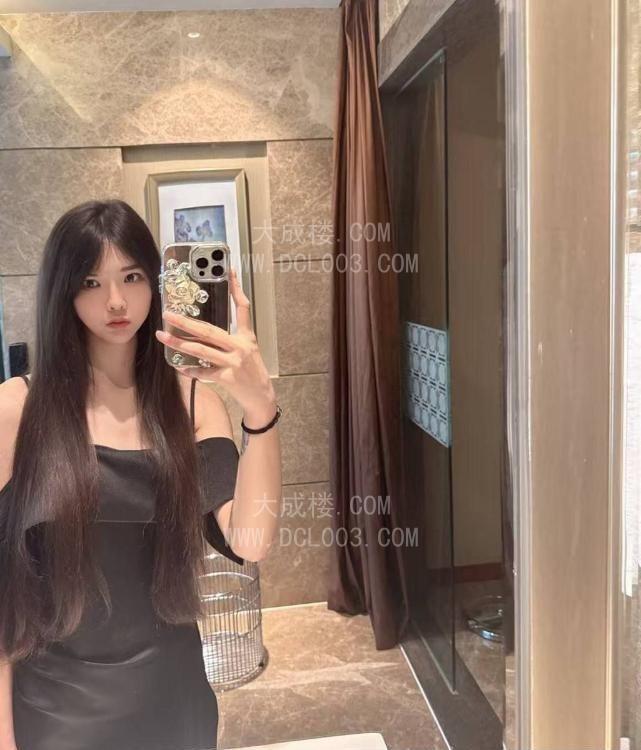 成都东郊后入大长腿一线天