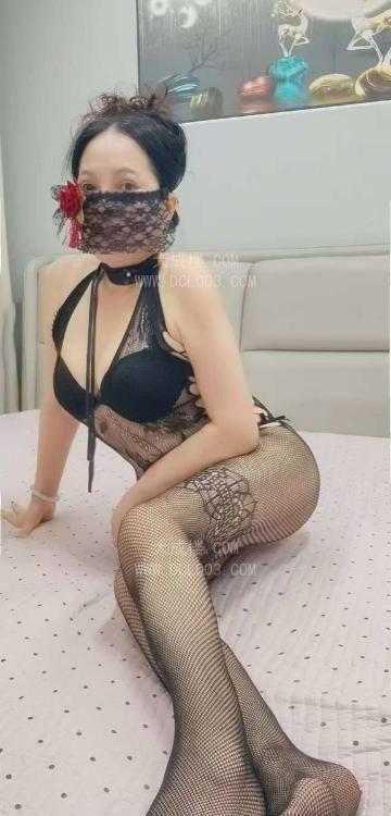嘉定风骚黑色情趣熟女