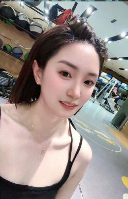 天河性感肥臀姐姐