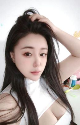 龙华大胸老师过年在