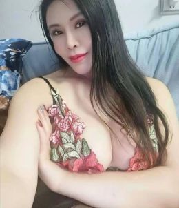 郑州超级大胸熟女骚得很