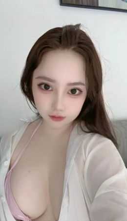 水贝年轻纹身小妹