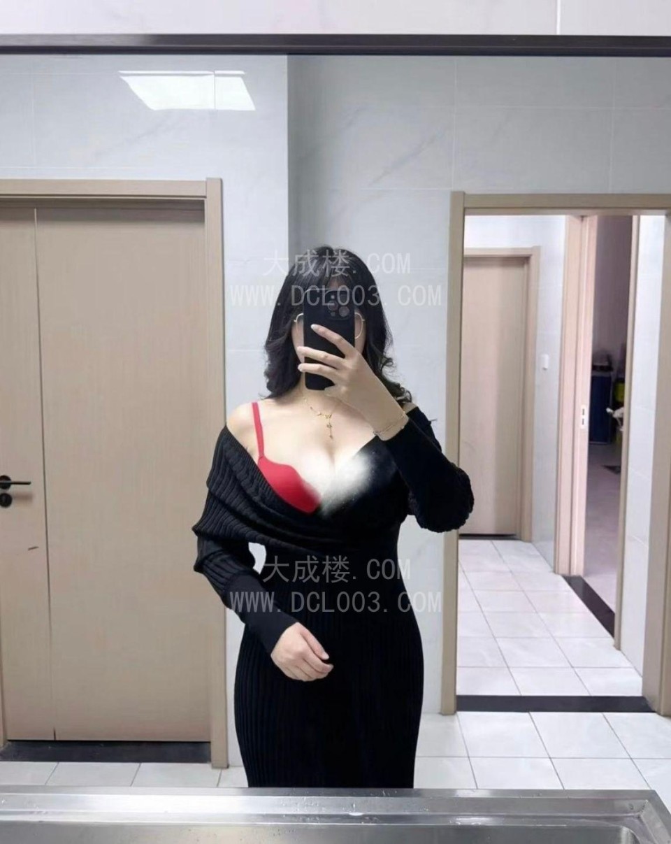 白云火辣够骚爱吃肉棍巨乳